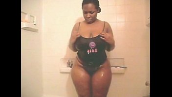 Preview 4 of Rgams - mama dria in the shower