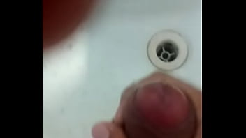 Preview 4 of Doubil Anal - se pajea en el ba&ntilde_o del trabajo
