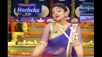 Preview 1 of Mallu Roshini And Devika Hottest - hot navel dance in show