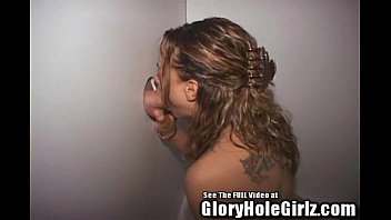Preview 3 of Sunny Leone Sex Video Xnxx Com - Latin Princess Gives Mouth and Pussy in GloryHole
