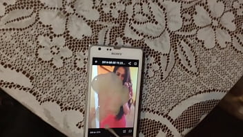 Preview 4 of Ex Wife Dominated - Me vengo en la foto de mi amiga