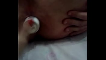 Preview 3 of Sos Smel - Ela enfiou um tubo de desodorante no meu cu.
