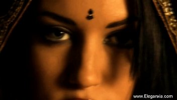 Preview 1 of Glavnye Geroi Filma Titanik - Beautiful Lady Bollywood Dancing