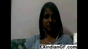 Preview 4 of Presenter Sambil Sex - Flashing my indian boobs just for you