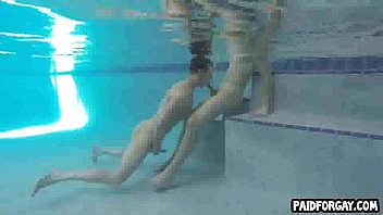 Preview 1 of Sexe Tt - Straight hunk gets paid to get fucked anally underwater