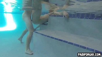 Preview 4 of Sexe Tt - Straight hunk gets paid to get fucked anally underwater
