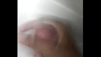 Preview 4 of Big Dck Fuck - Gozando no banheiro do shopping