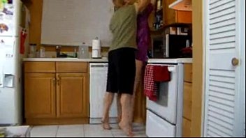 Preview 2 of Xnxx Lobster Lesby - who is she/quien es ella
