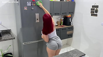 Preview 3 of Dad Daughter Near Caught - Consegui contratar essa empregada,  fiquei louco de tes&atilde_o com a bunda dela,  olha a roupa que ela veio na minha casa