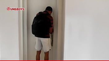 Preview 1 of Kiner Sixy Vedio - O mavambo dotado e o cliente safadinho | Assista completo na Subscri&ccedil_&atilde_o
