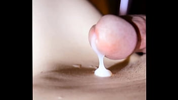 Preview 1 of Mi Mama Es Nalgona Bbn - clip3