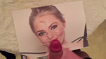 Preview 4 of Madura Compra Popper - Anna-Sophia Robb Cum Tribute
