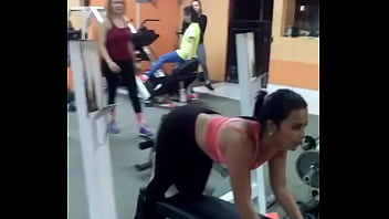 Preview 4 of Flashing Turkish - en el gym