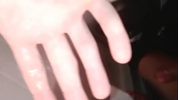 Preview 4 of Chaturbate Ken Ott - FAZENDO O COROA GOZAR NO BANHEIR&Atilde_O