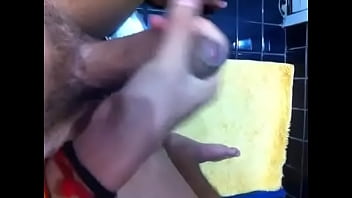 Preview 1 of Peris Sex - Novinho batendo punheta