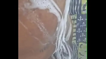 Preview 2 of Old X Vedos - Safadinho pelado tomando banho gostoso