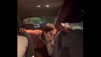 Preview 2 of Collag Xxx Bf - Japonesa Casada Sendo Arrombada por Neg&atilde_o dotado no carro enquanto o noivo Corninho dirige e assiste tudo - Lina Nakamura - John Coffee - Asi&aacute_tica Safada
