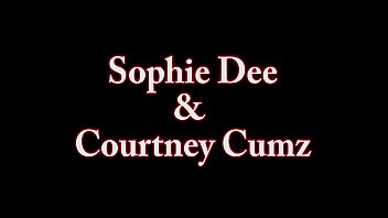 Preview 1 of Pon Pics India - Courtney is Making Sophie Dee Cum