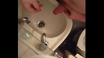 Preview 1 of New Chinese Xxx Video - Pissing on my hand