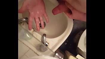 Preview 4 of New Chinese Xxx Video - Pissing on my hand