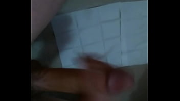 Preview 2 of Fuckable Mom And Horny Daughter - Paja en la noche con semen