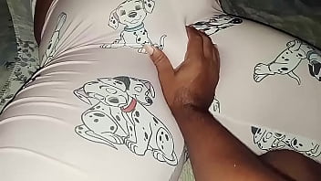 Preview 2 of Jaberdasti Rap Girl - Meio irm&atilde_o pega sua meia irm&atilde_ novinha de pijama e faz gozar