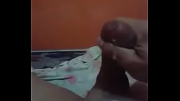 Preview 4 of Small Outside - Roberto Melo gozando pra mim