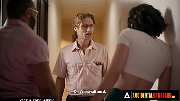 Preview 1 of Hamile Kadini Zenci Sikiyor - ACCIDENTAL GANGBANG - Hot Casey Calvert Get Gangbanged To Relieve Boredom SPANISH SUBTITLES