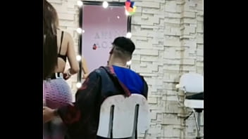 Preview 2 of Paris Kennedy Faces Whitezilla - TE GUSTARIA VENIR A MI ESTETICA Y MIENTRAS TE HAGO TU CORTE PODER AGARRAR MI RICO CULO Y CACHONDEAR DESPUES DE TERMINAR HASTA QUE TERMINES DE PLACER DESPUES DE MASTURBARNOS MUTUAMENTE