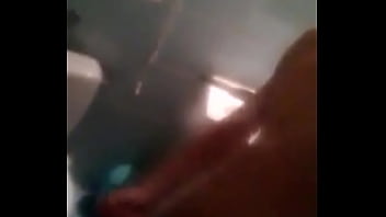 Preview 3 of Son Sister Aunty - Polaco masturb&aacute_ndose en &eacute_l ba&ntilde_o