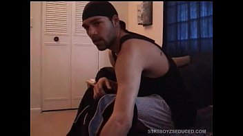 Preview 1 of Xxxreap Xxx At Aaa Xxx Reap - Straight Boy Enrique Gives Vinnie A Blowjob