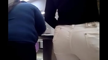 Preview 2 of American Bea - culo pantalon blanco