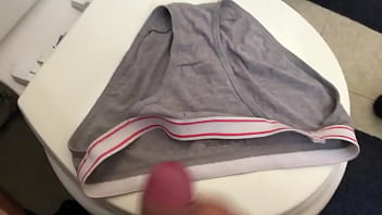 Preview 1 of Gu Woboydy - Jerking off on my cute panty.