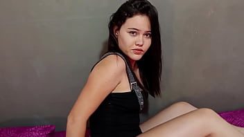 Preview 1 of Hospital Aez - Mientras mis padrastros salen de casa yo convenzo a mi puta hermanastra para que me deje comerle ese rico culo y venirme en sus tetas.