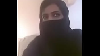 Preview 2 of Xxx Sex Move V - Arab Girl Showing Boobs on Webcam