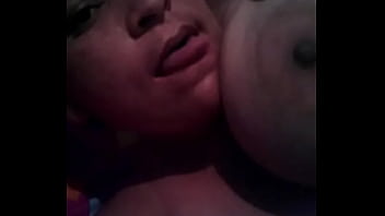 Preview 4 of Mobile Mom Porn Movies - Mi puta Cristina me enciende por telefono