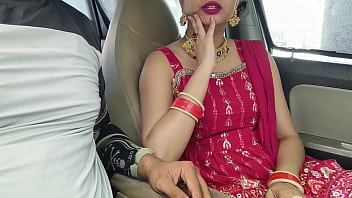 Preview 2 of Xxxvideosinda - Cute Desi Indian Beautiful Bhabhi Gets Fucked with Huge Dick in car outdoor risky public sex.