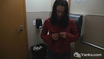 Preview 4 of Pakistani Loves Xxx Movies - Cute Lilith Masturbating In Bathroom