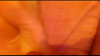 Preview 1 of Mom Ducter Lesbain - Gozando nas solas da namorada