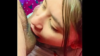 Preview 2 of Cry Granny Cry - Puta latina me da una rica mamada y me vengo es su cara hermosa | MinnieSoulDays