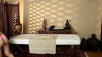 Preview 1 of Eu Com Amig - 1-Secret movie from very tricky massage hotel -2015-10-11-16-26-022