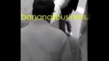 Preview 4 of Date Is - MC Biel mostrando o p&ecirc_nis