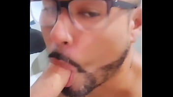 Preview 1 of Zarina Masood Hot Sex Videos - Chupando e levando rola at&eacute_ o talo do seguran&ccedil_a