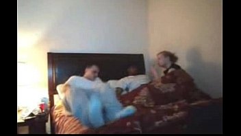 Preview 2 of Findcindy Morgan Nude - Marido corno dividindo sua esposa com seu amigo negro
