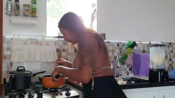 Preview 1 of Mom And Young Son Xvideo - ESTAVA SE EXIBINDO PARA O F&Atilde_ E ME VIU COMER ELA AO VIVO NO PELO