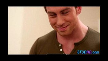 Preview 1 of Film Incesto - Stud fucks hot babe1012