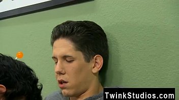 Preview 2 of Indan Bagla Xxx - Ash pokemon gay porn Braden Klien can&#039_t love Christmas with warring