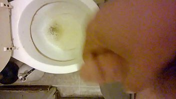 Preview 3 of Boys Break Girls Vergine - me pissing