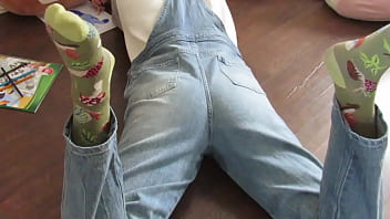Preview 4 of Curvi Boobs - Little does not wanna stop coloring &amp_ wets his overalls