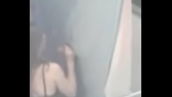 Preview 3 of Thai Le O - Casada na cabine do sexo
